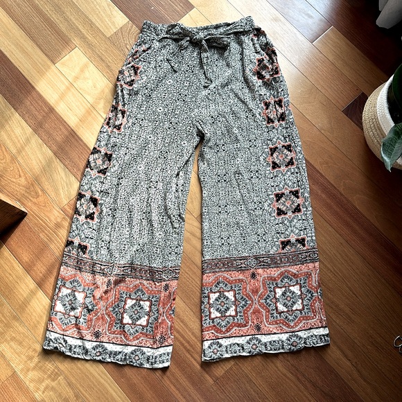 Angie Flowy Wide-Legged Pants, tie belt, size Large - Picture 1 of 16